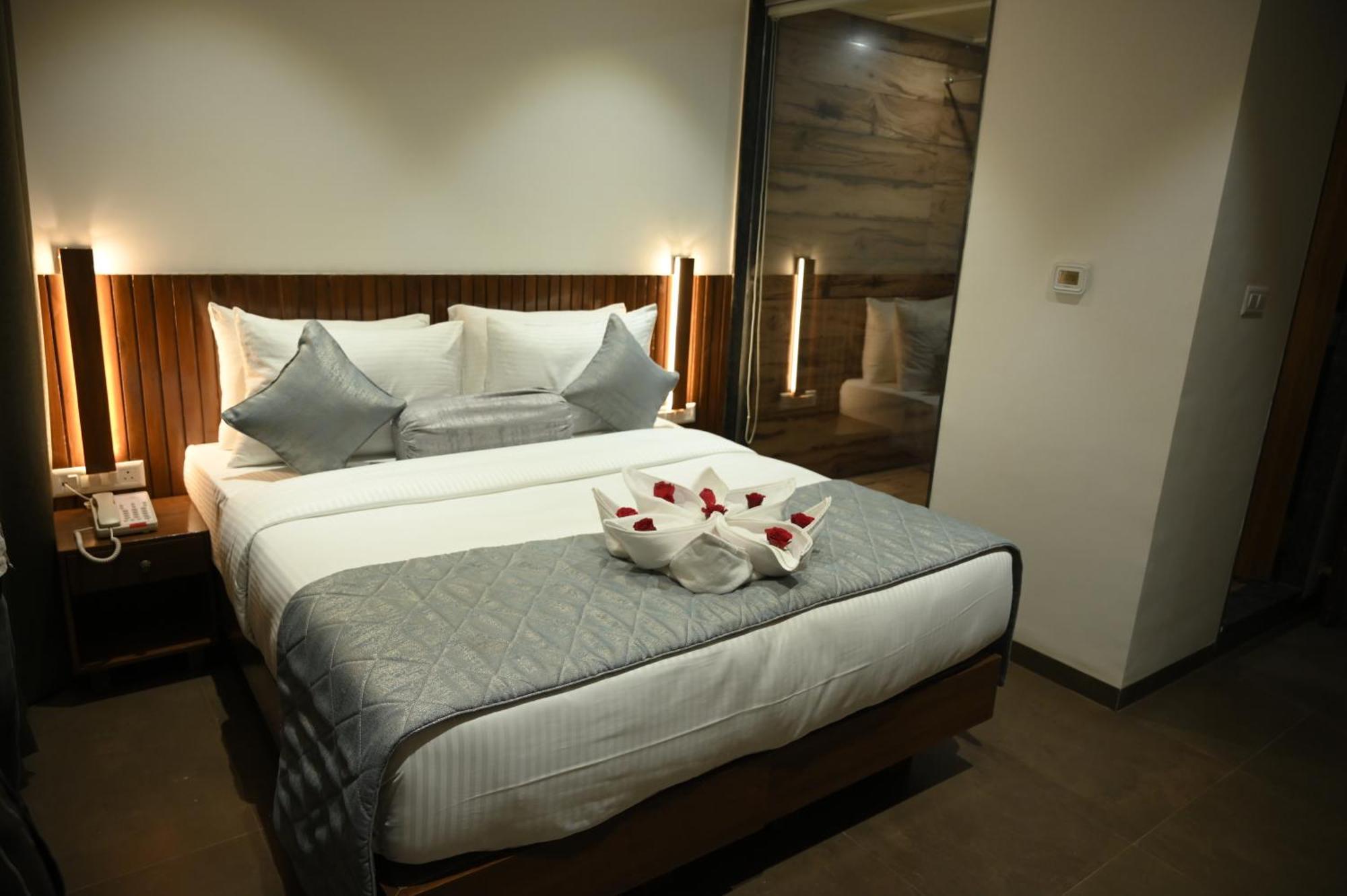 Mango Leaf Lake Resort Malkhed Exterior photo