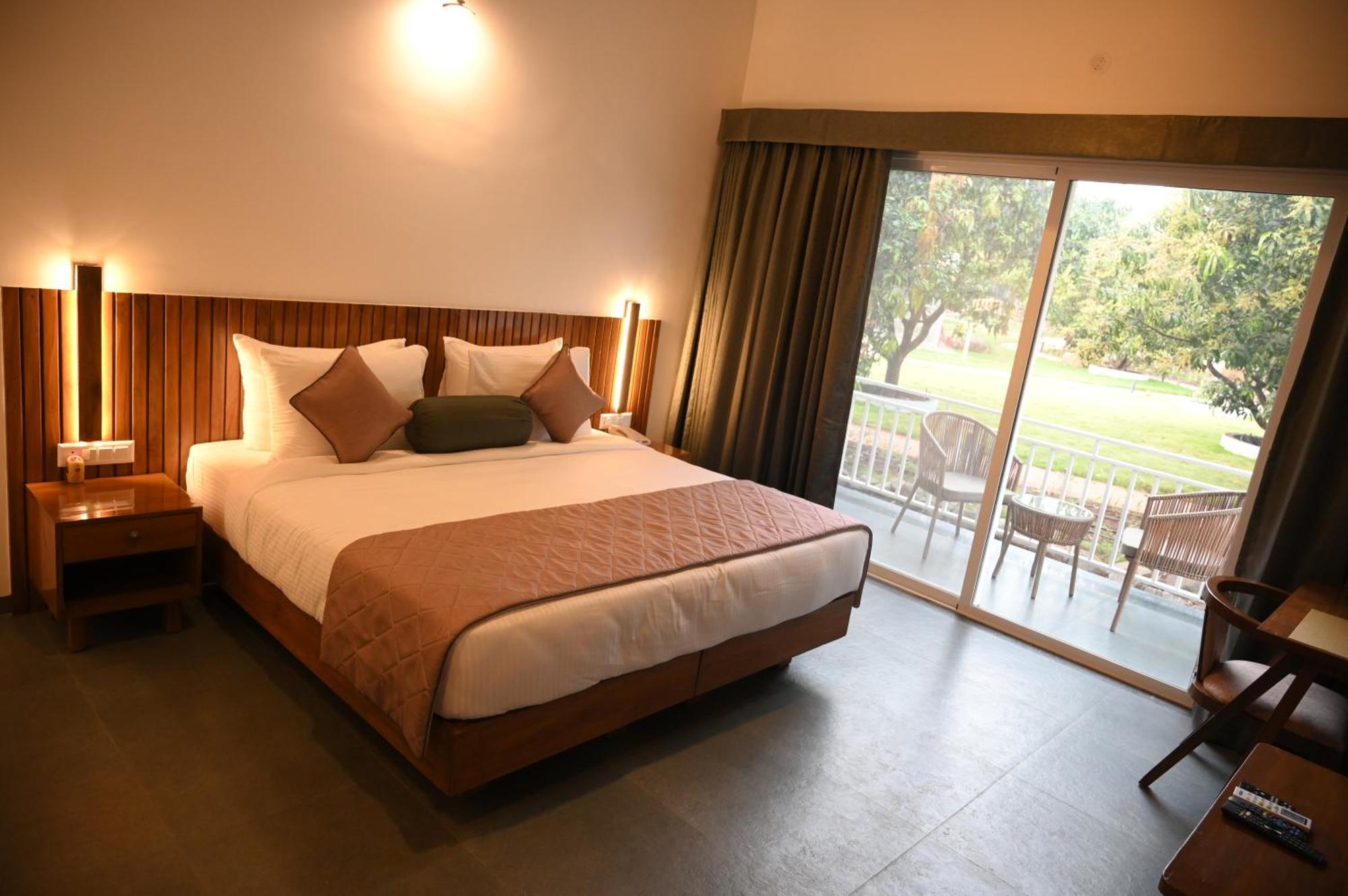Mango Leaf Lake Resort Malkhed Exterior photo
