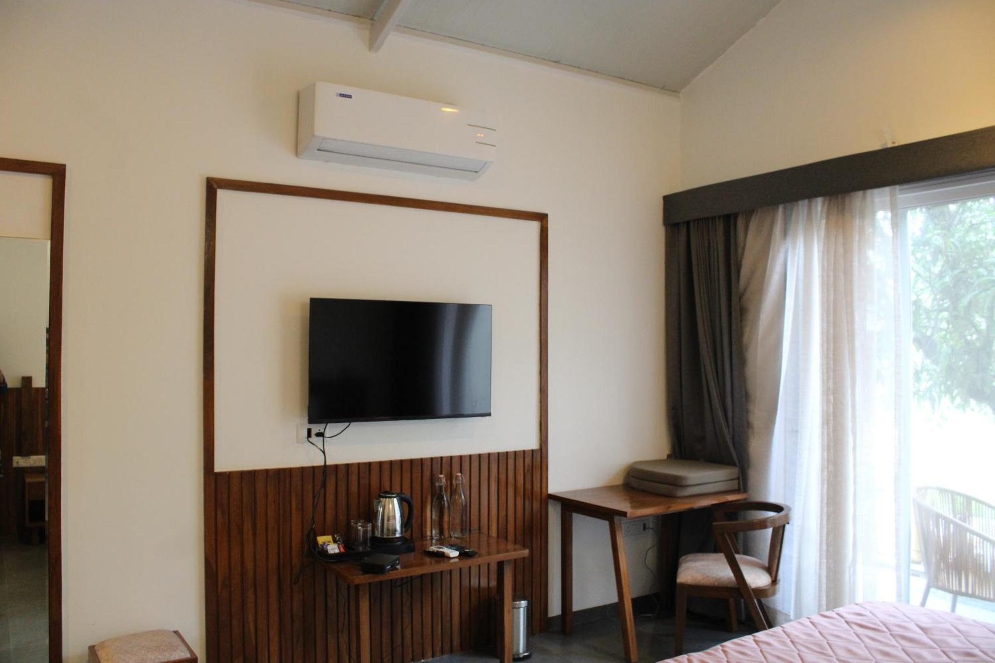 Mango Leaf Lake Resort Malkhed Exterior photo